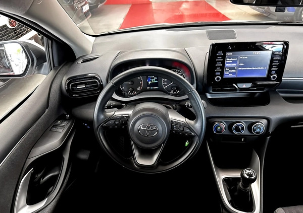 Toyota Yaris cena 65900 przebieg: 66241, rok produkcji 2021 z Jutrosin małe 191